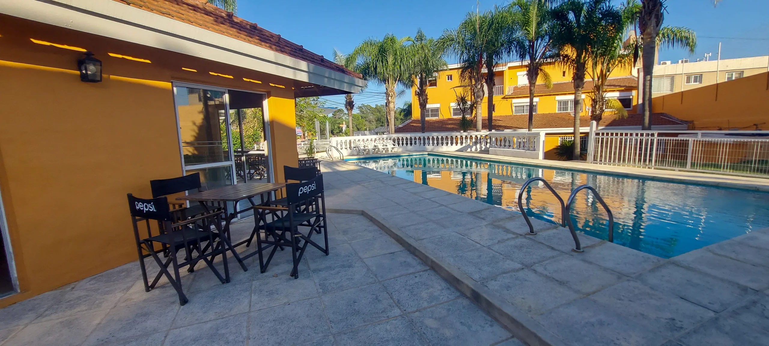 Pileta quincho exterior